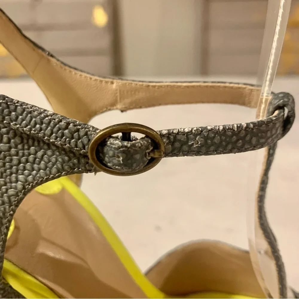 Joan & David Dadallina Gray Yellow Textured Leather T-Strap Peep Toe Sandal Sz 6